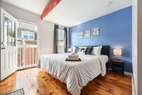 Boat House - Beautiful Custom Space, Two King Beds
